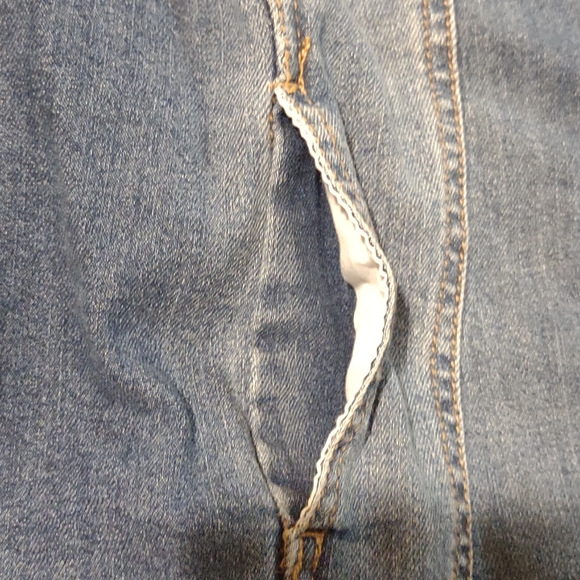 NWT Cato jean jacket, short, size 18/20w - Picture 5 of 6